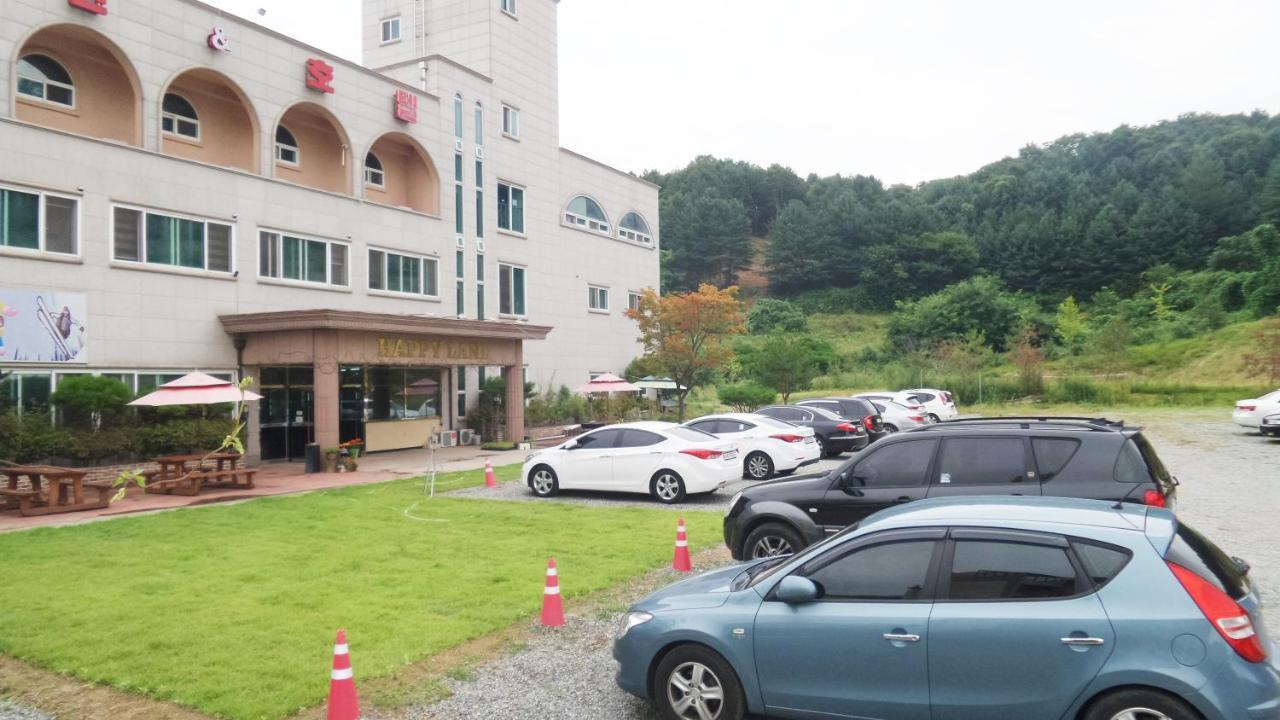 Hongcheon Resortel Exterior photo